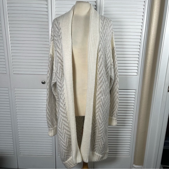 Cozy Classic Dimensions 2X Longline Cardigan Cream Chevron Knit - Picture 1 of 12